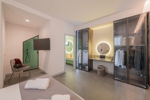 3 Schlafzimmer, Zimmersafe, Schreibtisch, Bügeleisen/Bügelbrett