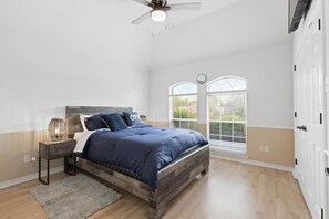 4 bedrooms, desk, iron/ironing board, free WiFi