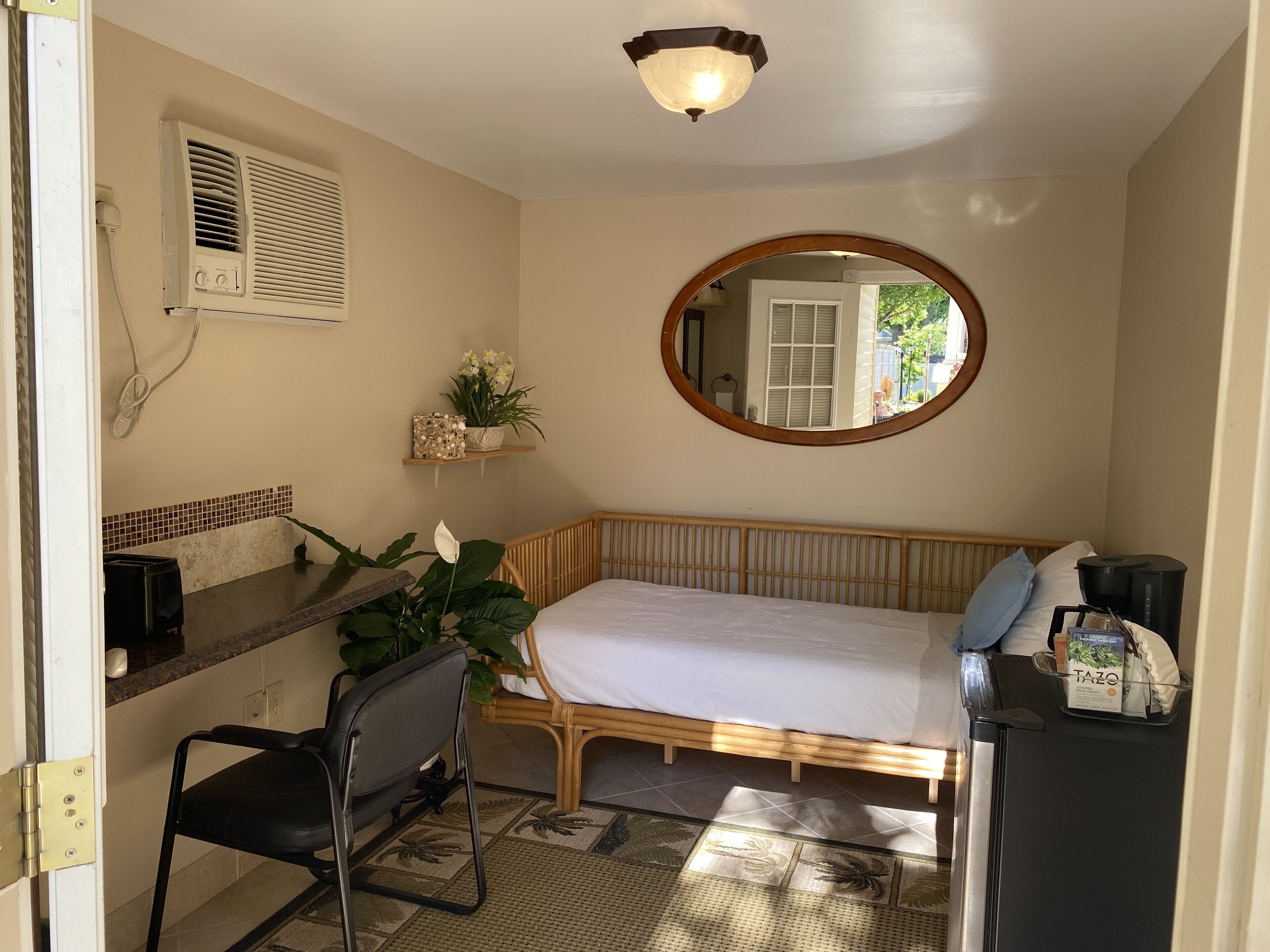 1 bedroom, desk, WiFi (free), bed sheets