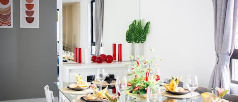 Family Apartment | Dining