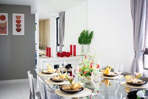 Family Apartment | Dining