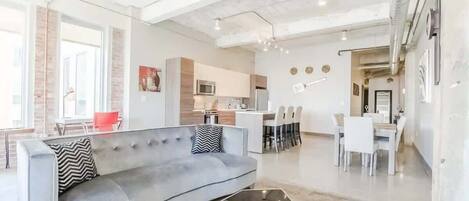 Televisión, videojuegos y oficina