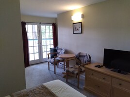 Standard Queen Room, 1 Queen Bed (Not Pet Friendly)