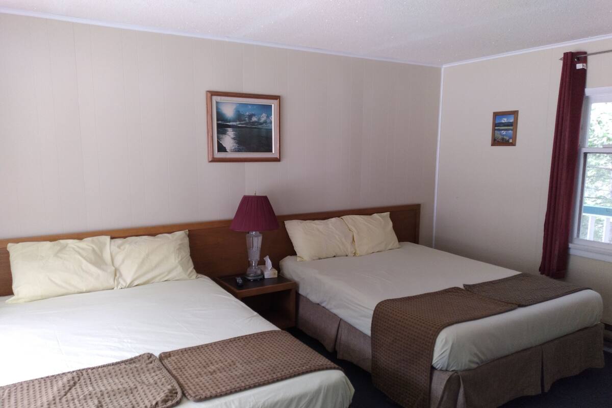 Deluxe Queen Room, 2 Queen Beds w/kitchenette (Not Pet Friendly) | WiFi (free), bed sheets