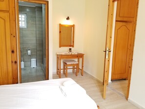 1 chambre, bureau, lit parapluie, Wi-Fi