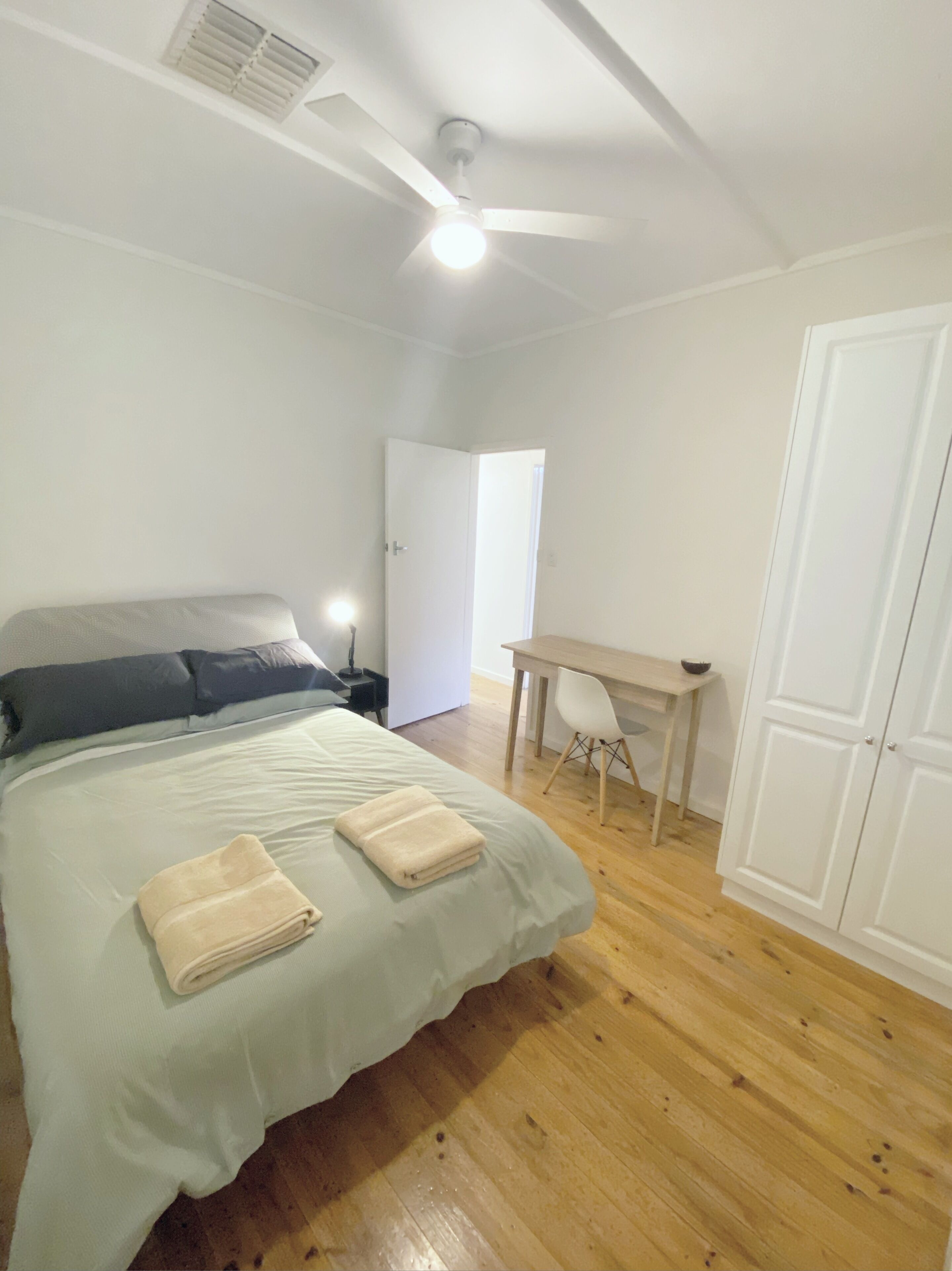 3 Schlafzimmer, Bügeleisen/Bügelbrett, Bettwäsche