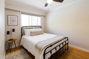 3 bedrooms, desk, iron/ironing board, travel crib