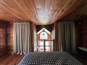 1 bedroom, desk, free WiFi, bed sheets