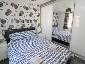 2 عدّة غرف نوم وبديكورات فريدة لكل غرفة وطراز فريد لكل وحدة