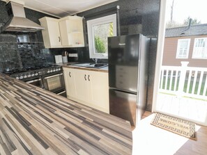 مستلزمات طهي/أطباق/أوعية