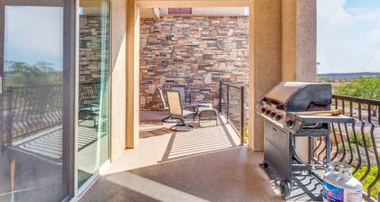 Coral Springs Resort H2 | Community Pool, Lazy River, Water Slide, Private Spacious Patio!