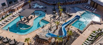 Coral Springs Resort H2, Community Pool, Lazy River, Water Slide, Private Spacious Patio