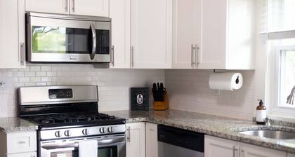 2-bedroom vacation home just 17 minutes drive to Ford Field