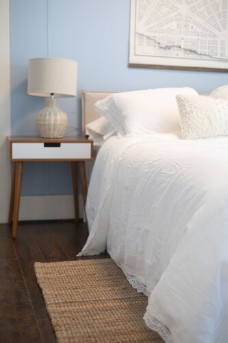 2-bedroom vacation home just 17 minutes drive to Ford Field