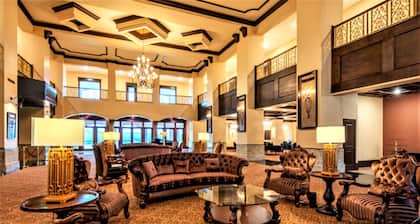 Southern Tennessee Getaway - Pool/ bowling alley/putting greens/dinner theater