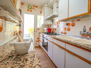 Microwave, oven