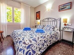 Room - Beautiful apartment for 4 people with WIFI, A/C, TV and balcony (Calafell)