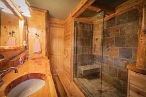 Combined shower/bathtub, toilet paper