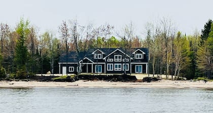 Lakeside Lookout 3 Bedroom