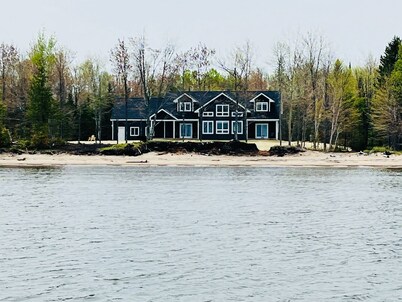 Lakeside Lookout 3 Bedroom 