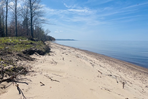 Plage à proximité, chaises longues
