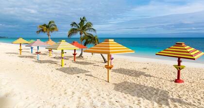 The Coral Beach Hotel - Luxury Beachfront Suite!