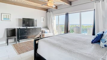 2 slaapkamers, een bureau, een strijkplank/strijkijzer, gratis wifi