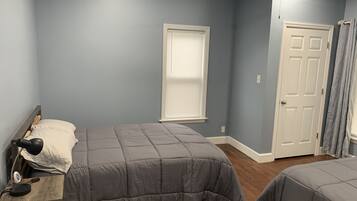 3 bedrooms, internet, bed sheets