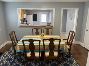 Dining - Cheerful 3 bedroom, 2 bath home. (Nelsonville)