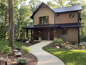 Exterior - Modern/rustic chalet nestled in the woods at Paradise Ranch & Retreat (Springfield)
