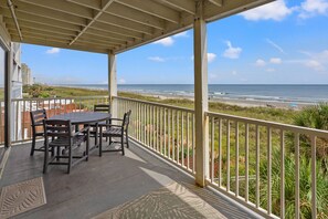 Outdoor dining - Fantastic, budget-friendly option for your next beach vacation (North Myrtle Beach)