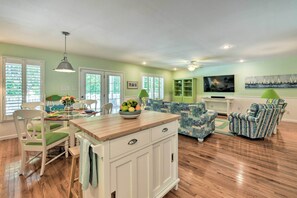 Interior - Lake Norman Retreat w/ Dock ~ 1 Mi to Marina! (Mooresville)