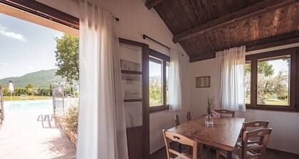 OAK FARMHOUSE - POPLAR APARTMENT