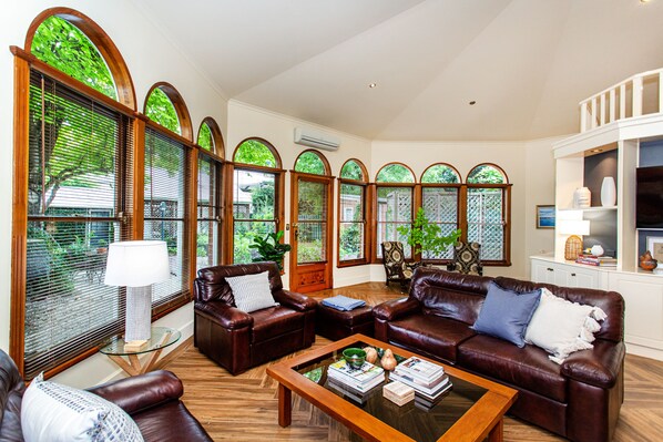 Älytelevisio, kirjoja