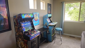Children’s area - Stylish 3 Bedroom Home with Rooftop Deck (Fountain)