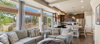 Stylish 3 Bedroom Home with Rooftop Deck