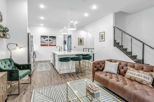 June’s Home • Near Broadway • Rooftop