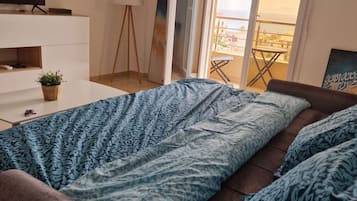 1 habitación, tabla de planchar con plancha, wifi gratis y ropa de cama