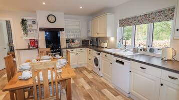 Dishwasher, cookware/dishes/utensils