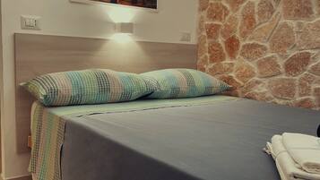 1 soverom, safe på rommet, wi-fi (inkludert) og sengetøy