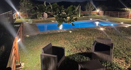 Typical Tuscan Cottage with swimming pool and park, five minutes from San Galgano