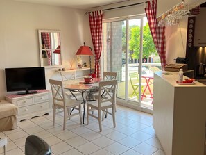 Dining - Cozy 2-Room Apartment Near Beach with Marina View, Balcony & Modern Amenities (Dives-sur-Mer)