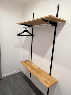 أغطية فراش متميزة وأسرّة بإسفنج يتكيف مع شكل الجسم