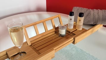 Premium Double or Twin Room, Refrigerator & Microwave, Garden View | Bathroom