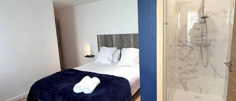 Signature Double or Twin Room, Garden View | Premium bedding, memory foam beds, minibar, laptop workspace