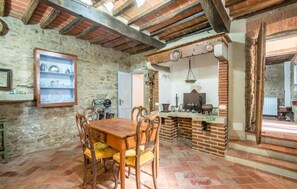 Dining - Amazing home in Castiglion Fiorentino (Castiglion Fiorentino)