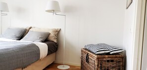 3 bedrooms, WiFi - Large family-friendly apartment when transporting to Malmö C / Copenhagen C (Skåne län)