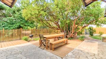 屋外ダイニングエリア