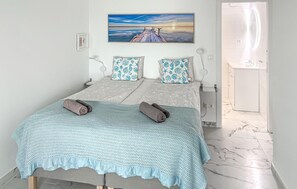 5 bedrooms, free WiFi, bed sheets - Beautiful home in Mijas (Mijas)