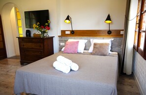 4 多间卧室、客房内保险箱、熨斗/熨衣板、免费 WiFi